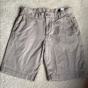 Vineyard Vine Khaki Shorts men’s size 28